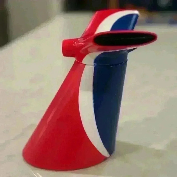 RARE, Vintage Carnival Cruise Line piggy bank or cup - Picture 4 of 6